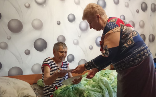 В честь празднования 80 –летия Победы в Великой Отечественной войне, сотрудники МБУ Мошковского района Новосибирской области КЦСОН поздравили на дому жителя блокадного Ленинграда, тружеников тыла, вдов  участника ВОВ